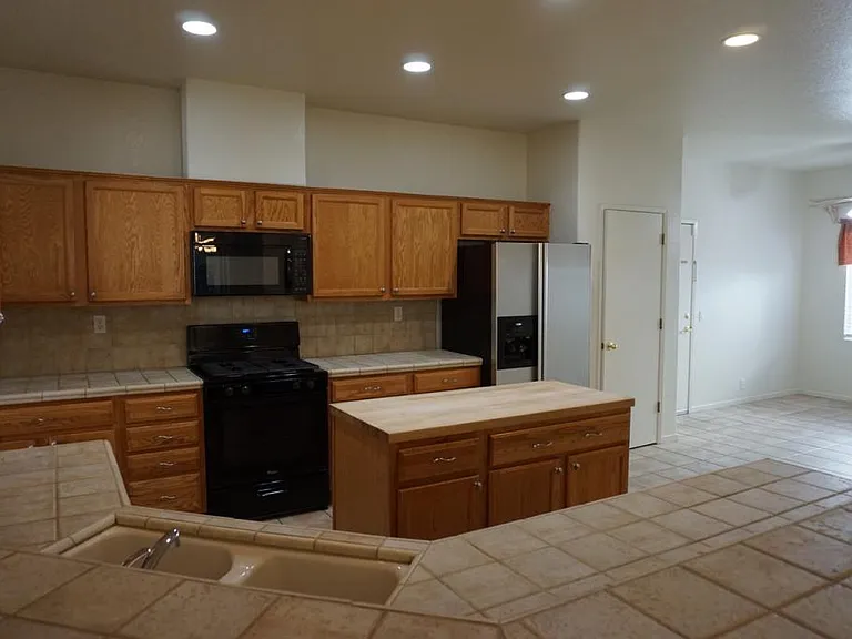 3526 San Francisco St — Photo 5
