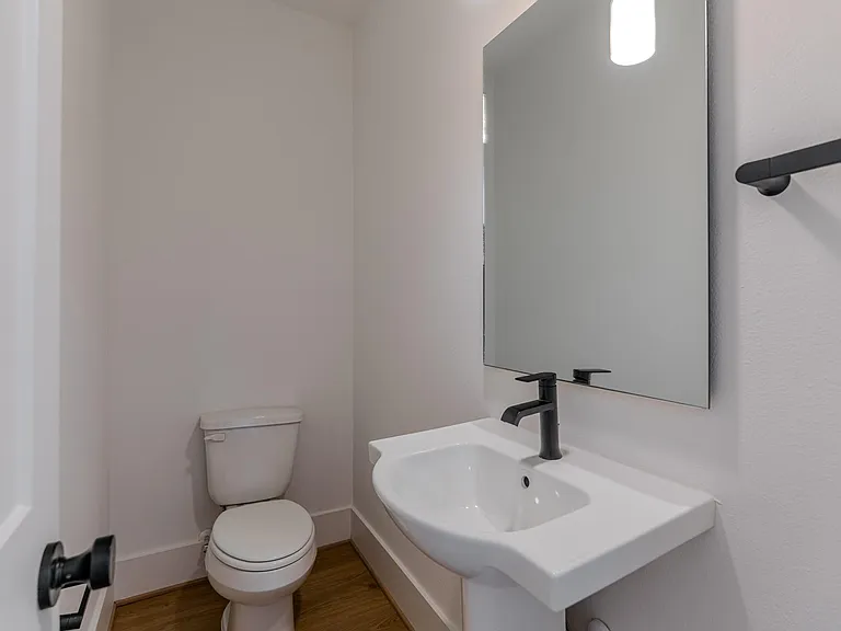 7605 Victory Reserve St — Photo 28