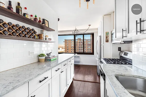 Sold by Triplemint | media 10