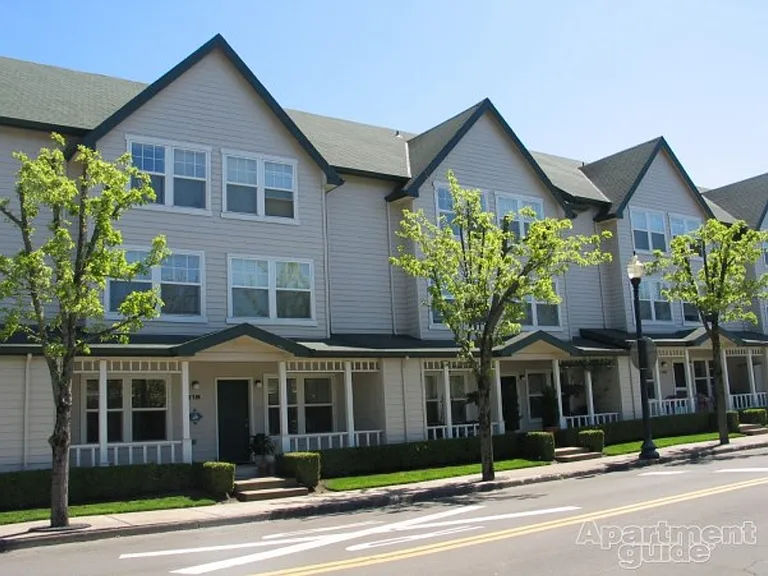 800 NE Roberts Ave — Photo 6
