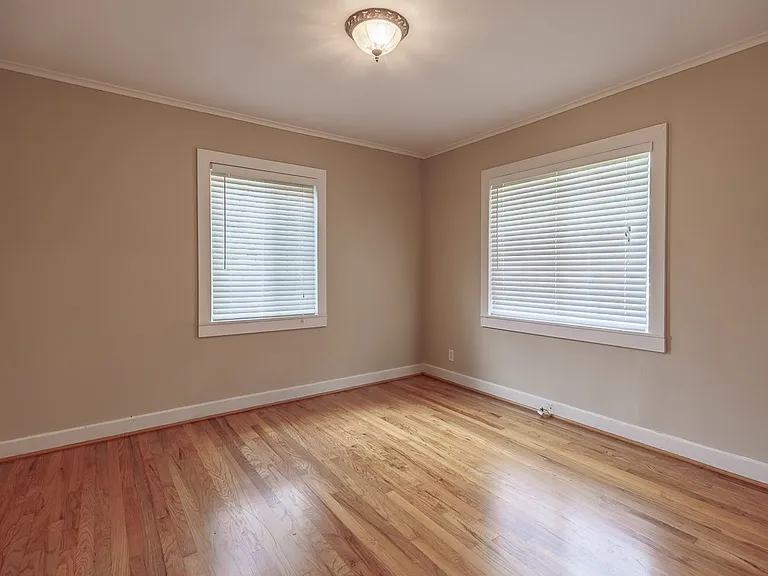 208 Pinecrest Ln — Photo 14