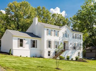 5510 Apache Rd, Indian Hills, KY 40207