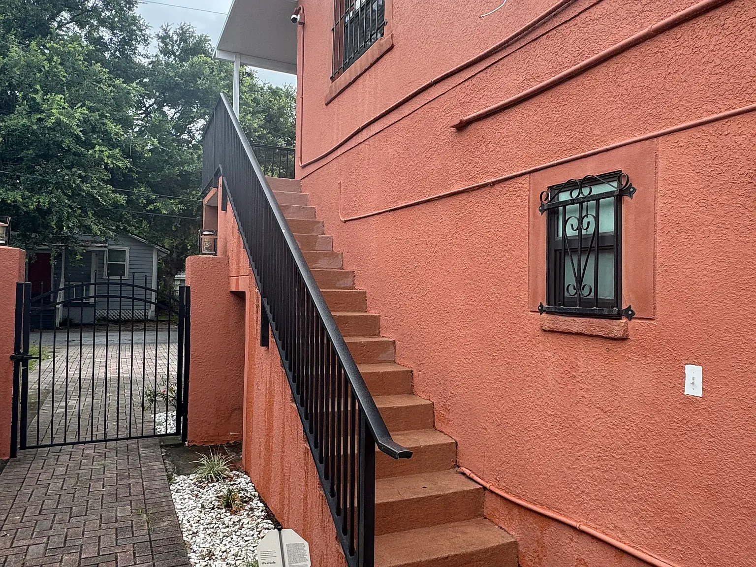 2 bed, 1100 sqft, $1,700 — Photo 4
