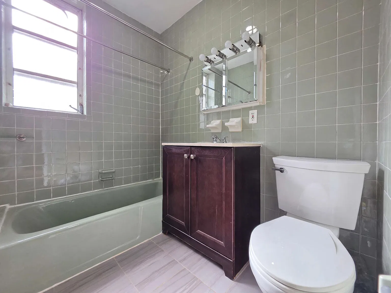 4 bed, 1200 sqft, $3,500 — Photo 4