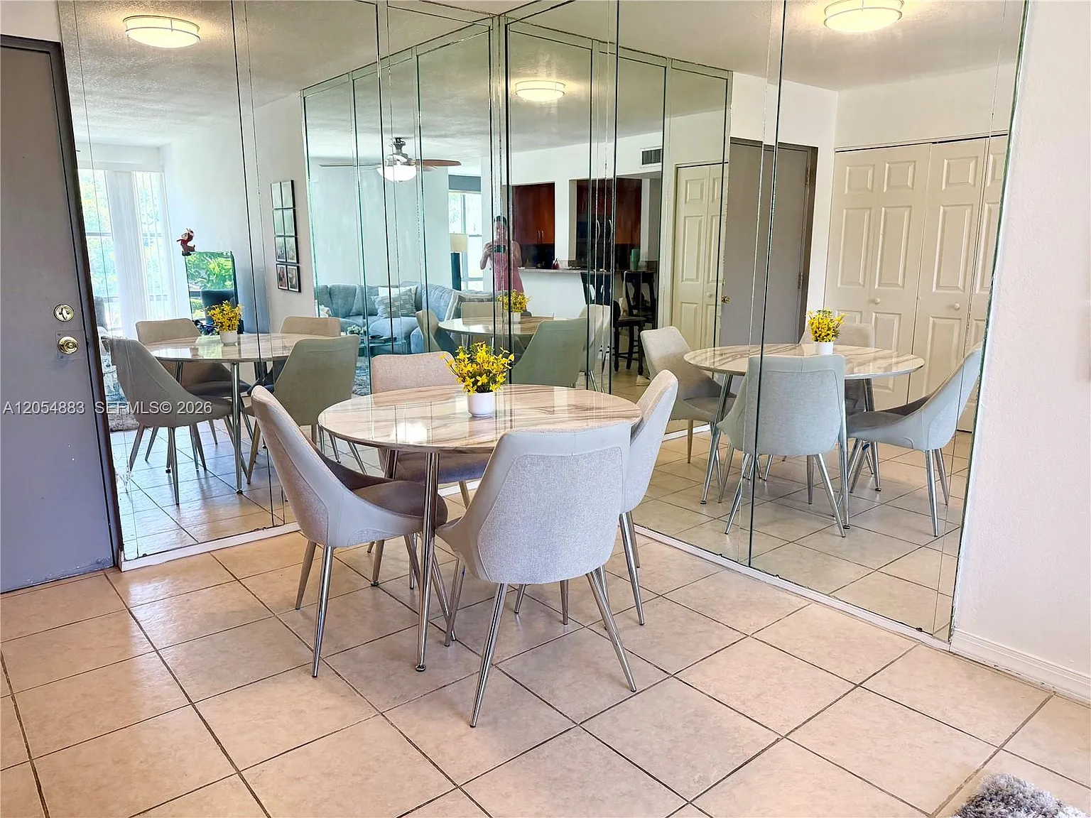 Avila Condo — Photo 2