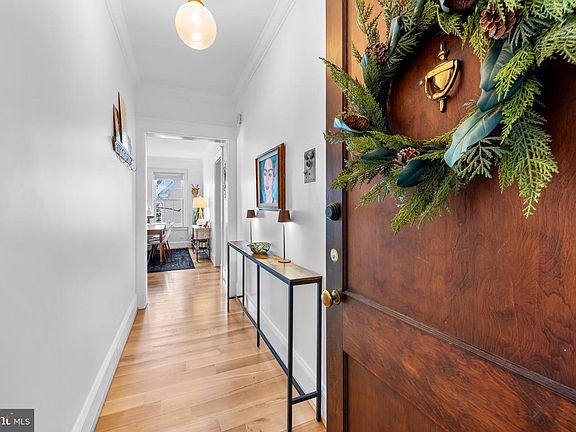 3rd image of 607 Somerset Rd APT 4