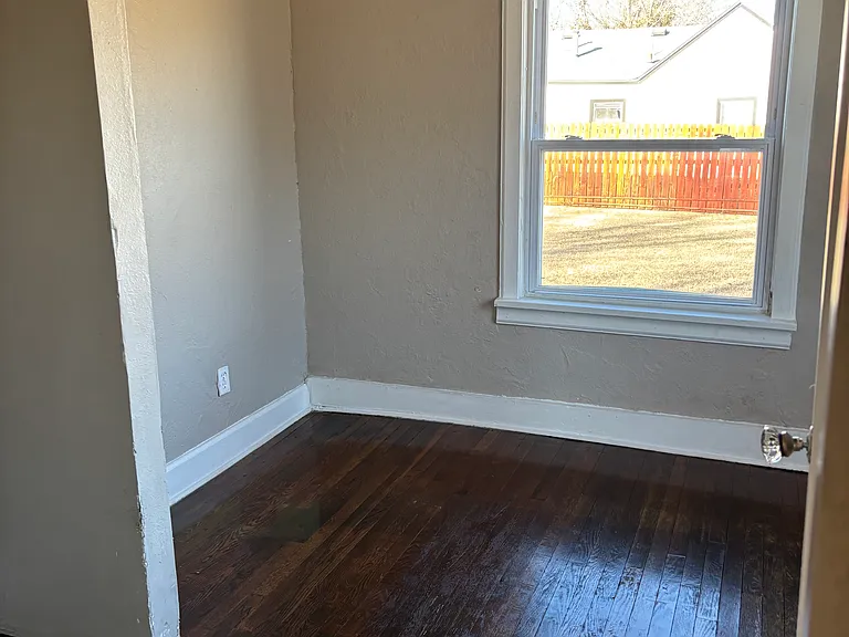 2640 N Quaker Ave — Photo 7