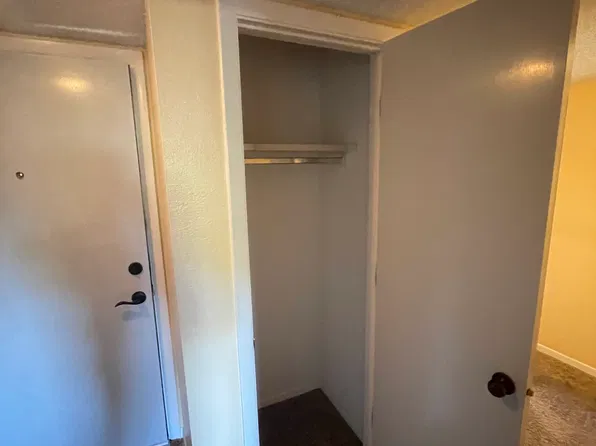 2801 SW Prairie Rd APT 3, Topeka, KS 66614