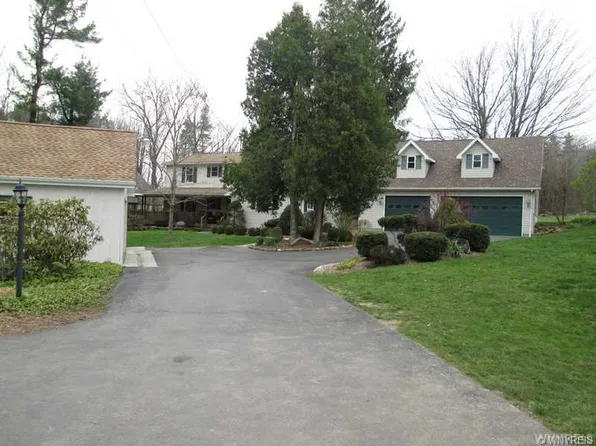6212 Ward Rd, Orchard Park, NY 14127