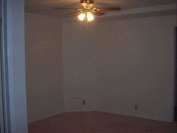 Lower Level Rec Room W/Full Bath