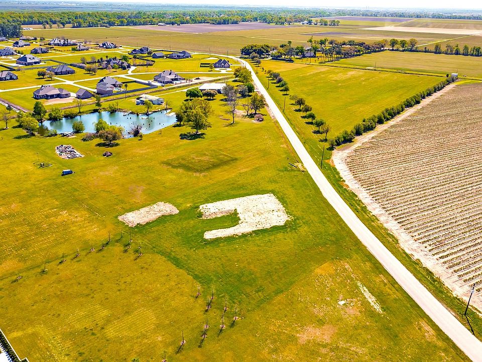 2nd image of 264 Bull Run Rd