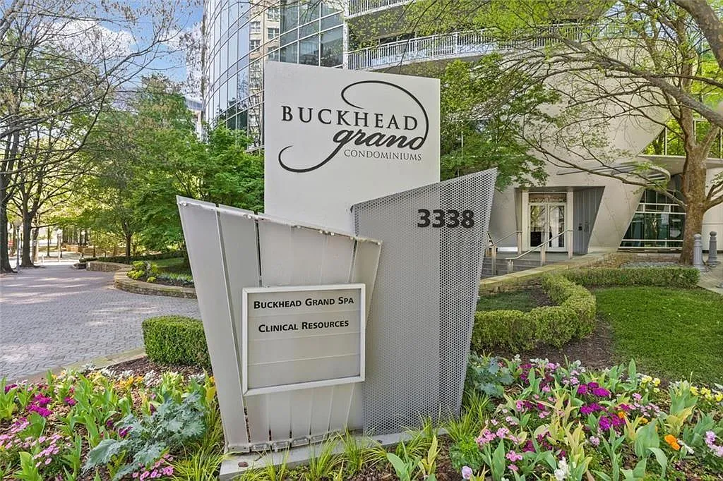 1 bed, 1.0 bath, 800 sqft, $1,900 — Photo 2