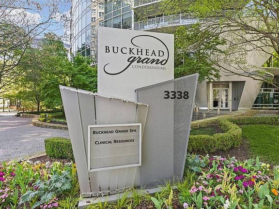 2nd image of 3338 Peachtree Rd NE APT 1105
