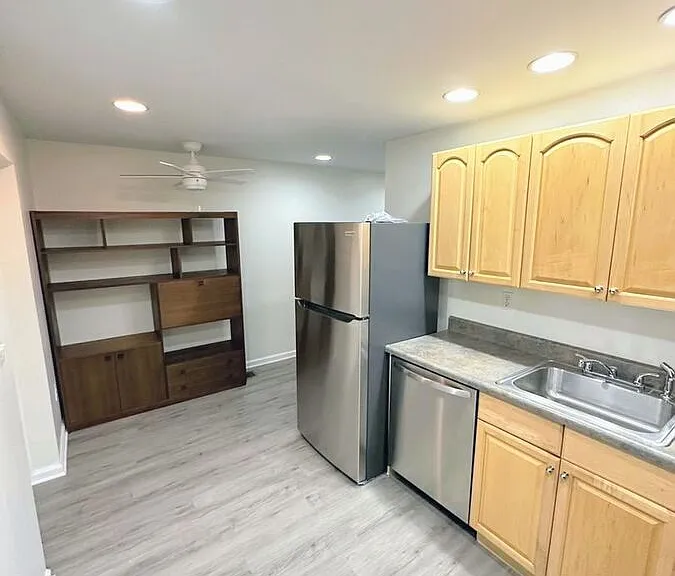 456 Delmar St #2 — Photo 11