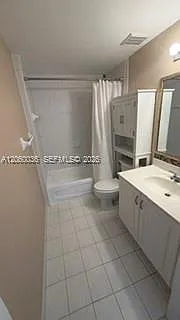 215 SW 42nd Ave #1007 — Photo 28