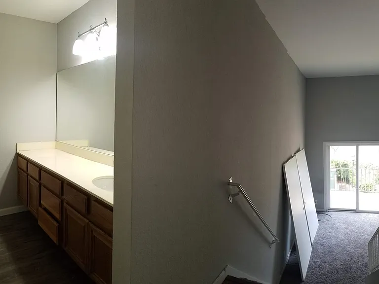 1018 Grape St — Photo 17