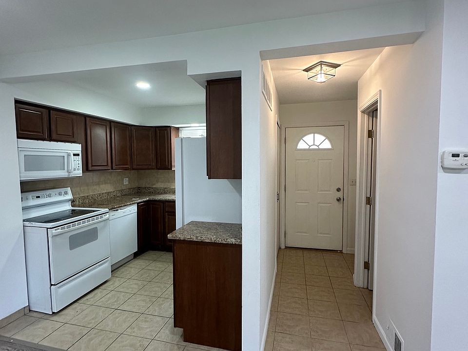 2216 Orchard Crest St, photo 4