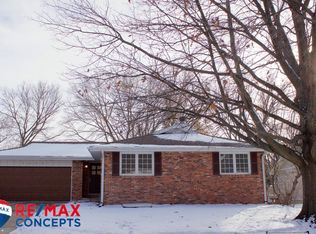 5909 Skylark Ln, Lincoln, NE 68516