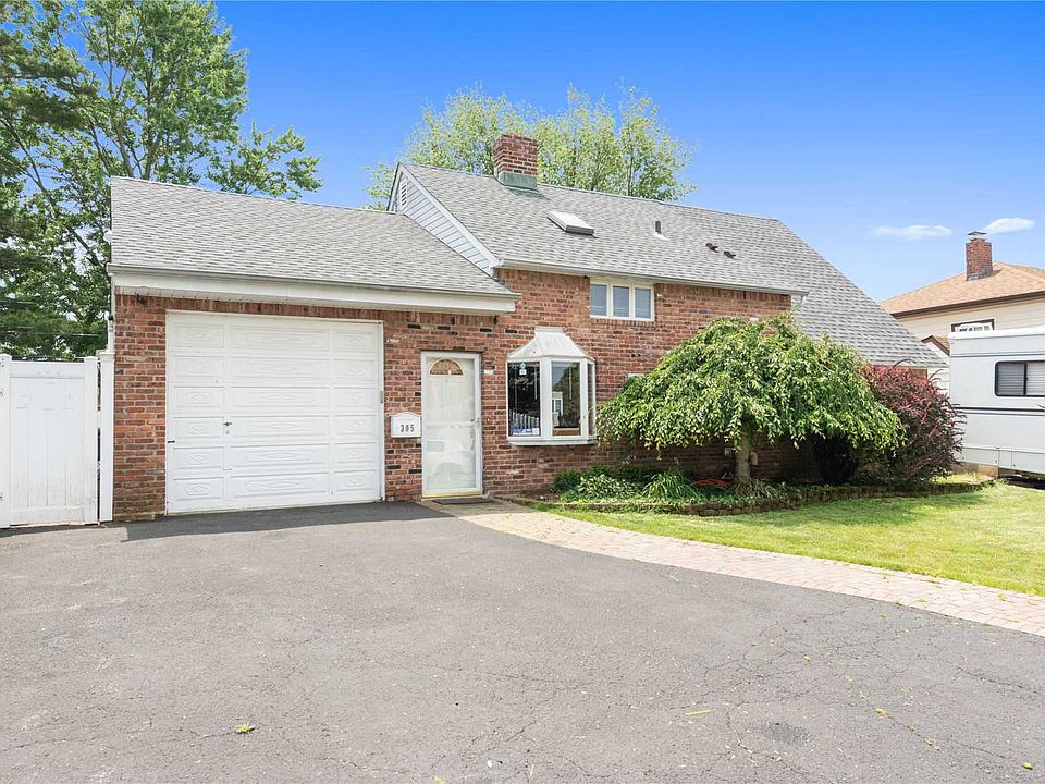 1st image of 305 Elm Dr S