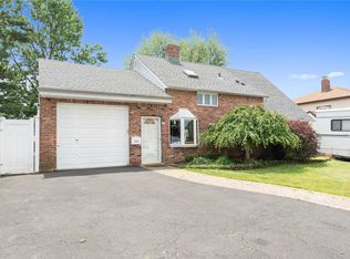 305 Elm Dr S, Levittown, NY 11756