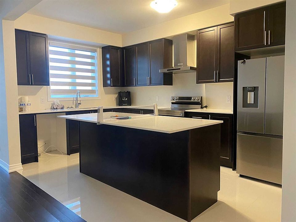 2nd image of 516 Beckview Cres