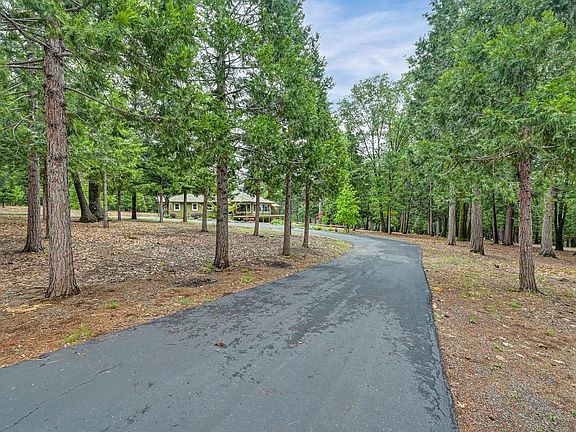 3rd image of 29082 Ridge View Rd