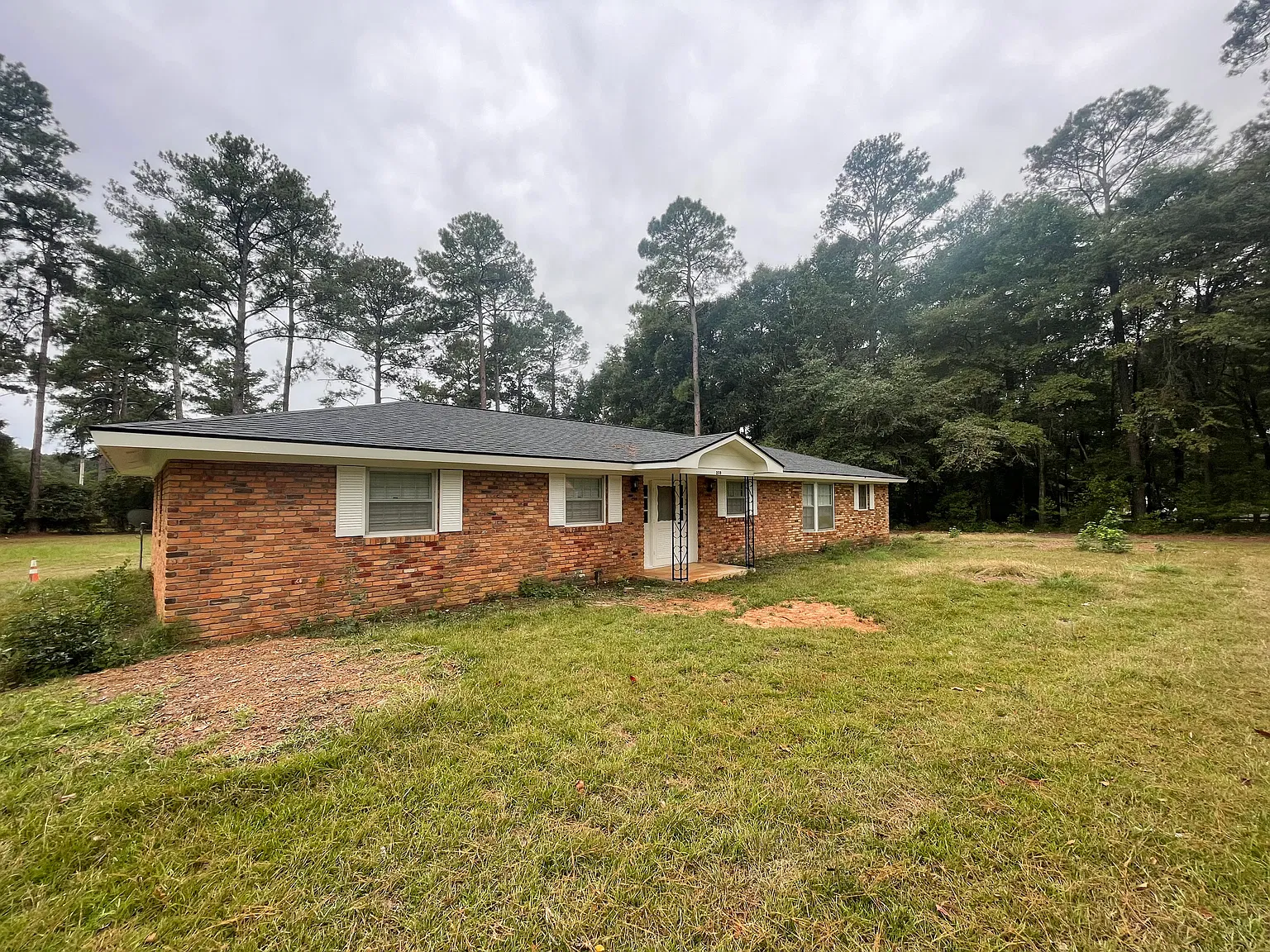 3 bed, 2015 sqft, $1,700 — Photo 1