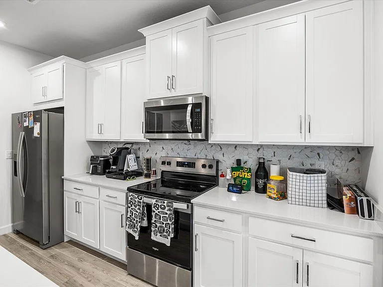 14042 SW Thorens Dr — Photo 11