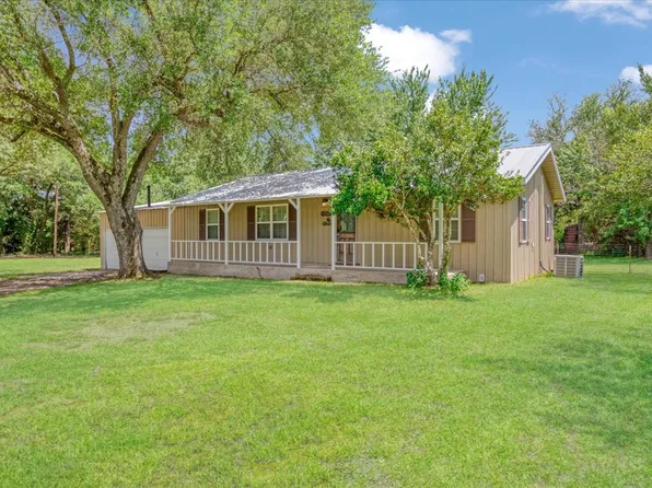 3268 Farm Road 1487, Bogata, TX 75417