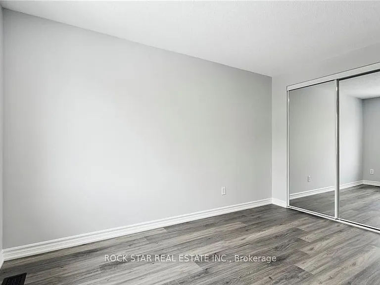 159 Henhoeffer Cres — Photo 20