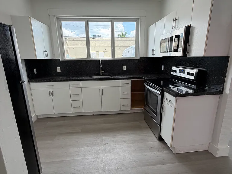 1968 NW 24th Ave #2/1-B — Photo 1