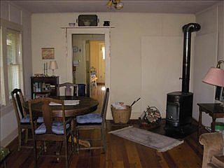 2nd image of 511 Elm St
