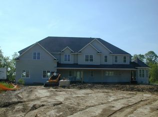 540 Applegarden Rd, Mound, MN 55364