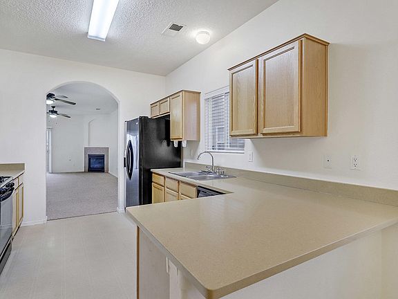 5th image of 3400 Mata Ortiz Dr SW