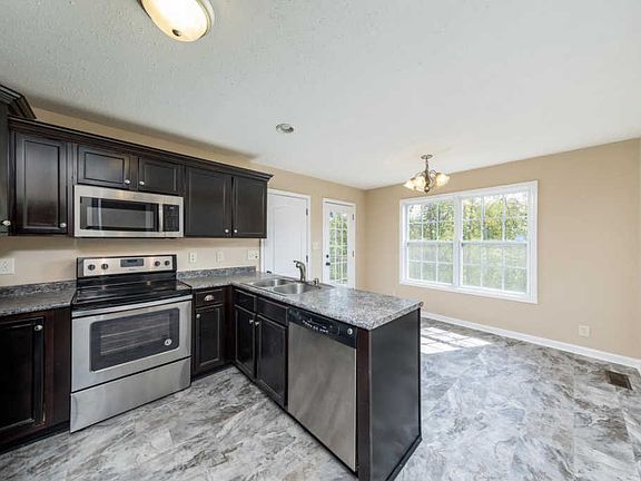 5th image of 1032 Ishee Dr