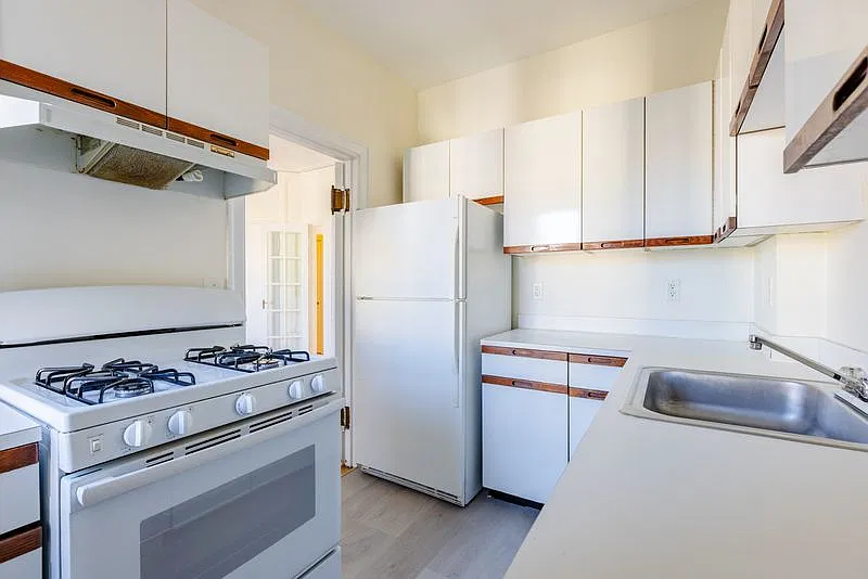 2 bed, 968 sqft, $3,000 — Photo 1