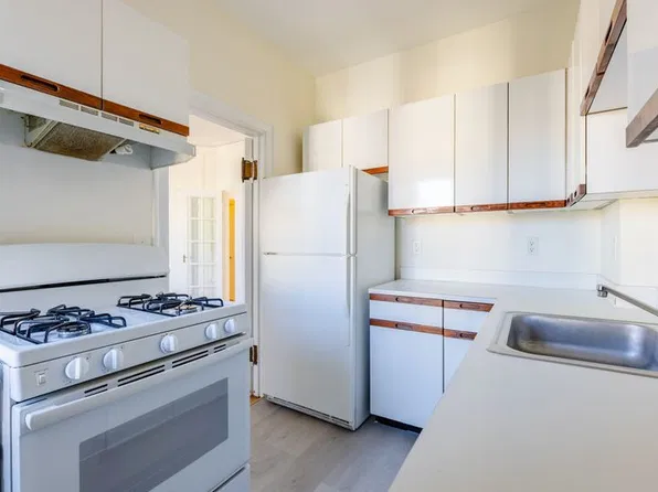 1263 Commonwealth Ave APT 4, Allston, MA 02134