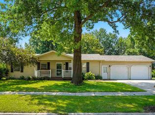 835 1st Pl, Kalona, IA