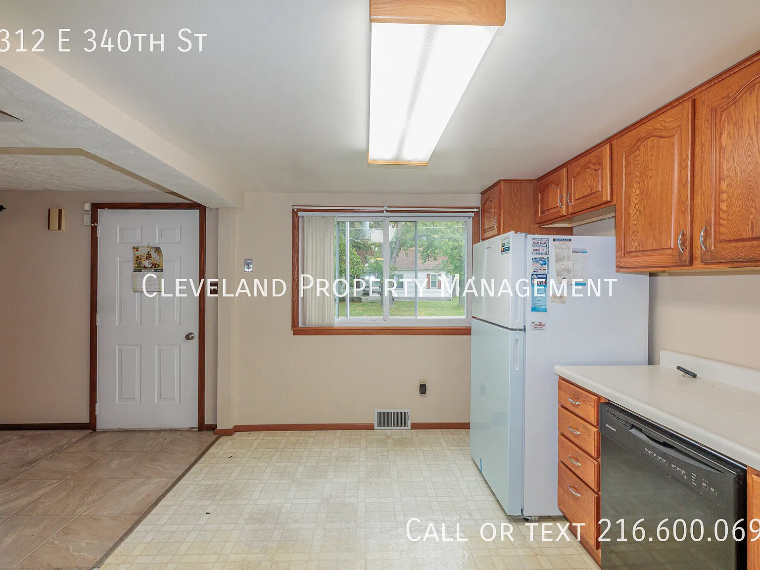 Spacious 4-Bedroom Colonial for Rent in Eastlake, OH! — Photo 4