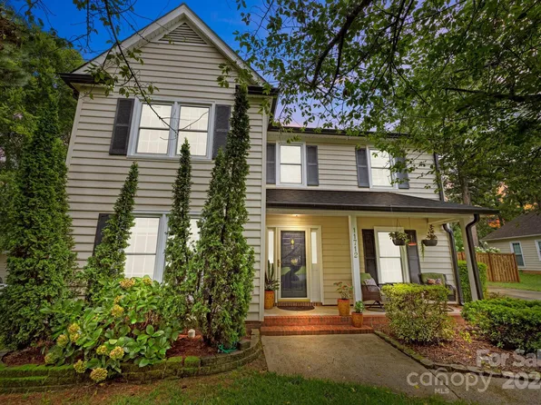 11712 Fernhurst Ln, Charlotte, NC 28277