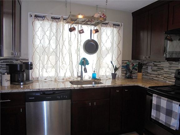 5th image of 45 Urban Ave APT 5A
