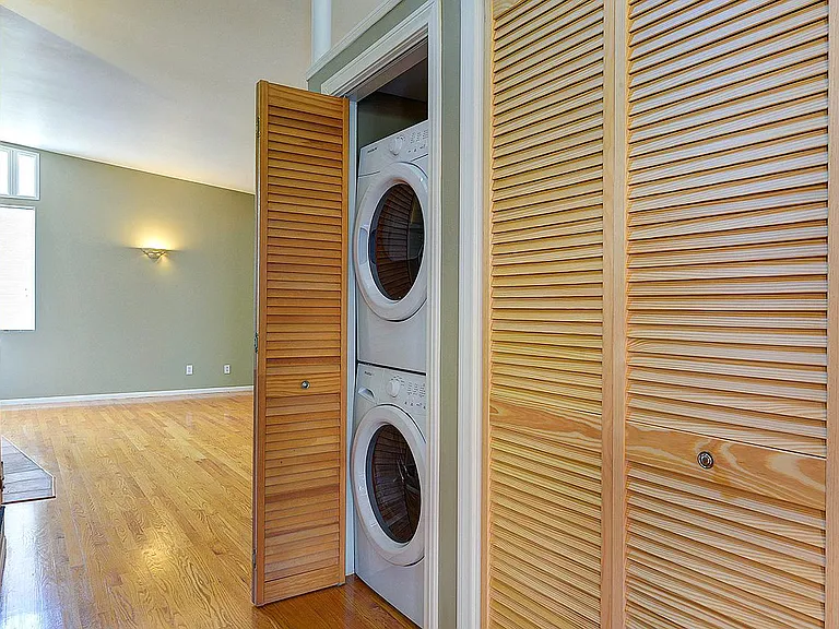 132 S Sweetzer Ave #2G — Photo 17