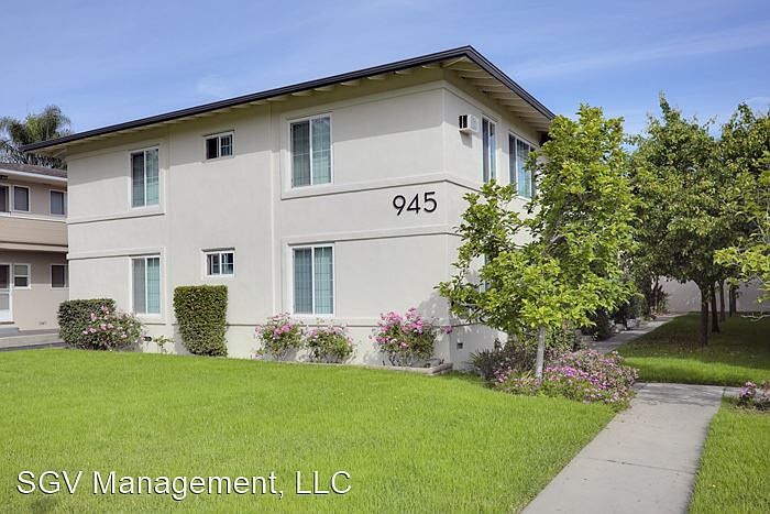 1st image of 945 W Huntington Dr APT A