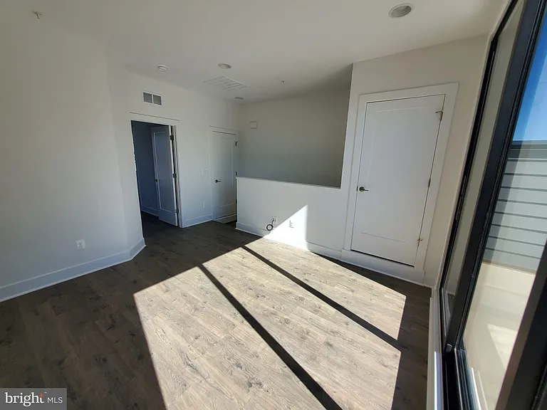 1882 Michael Faraday Dr — Photo 27