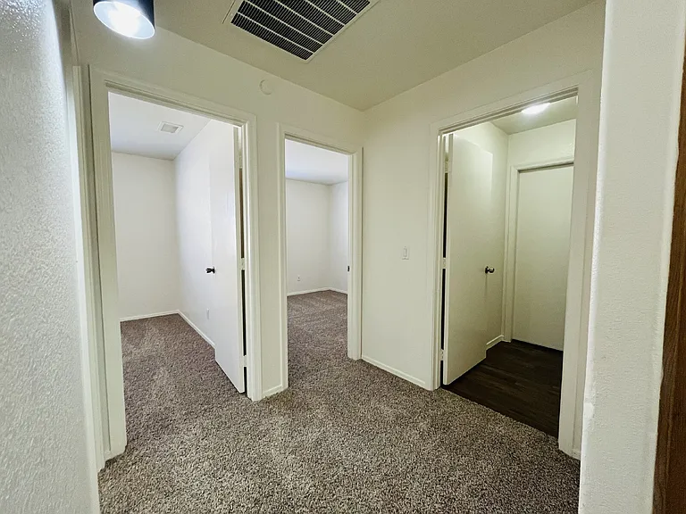 7332 N 70th Dr — Photo 14