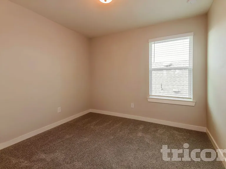 2540 Finch Hollow Dr — Photo 12