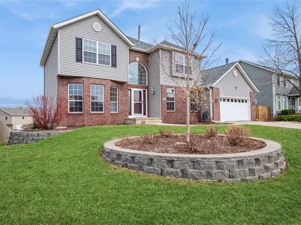 221 Rockvalley Dr SW, Cedar Rapids, IA 52404