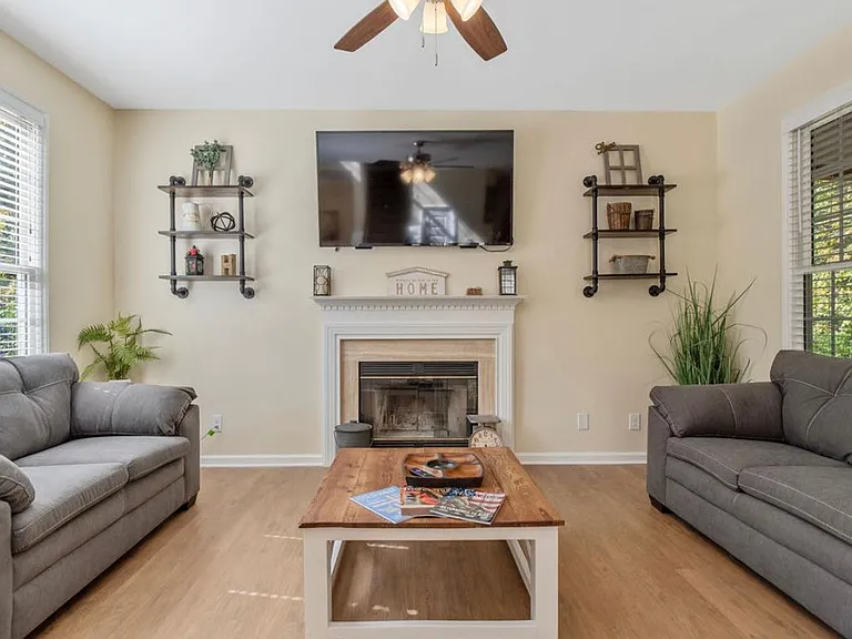 110 Mint Hill Dr — Photo 3