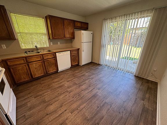 5th image of 411 Deloris Dr