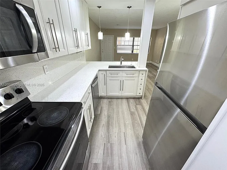 2626 Riverside Dr #2626 — Photo 1